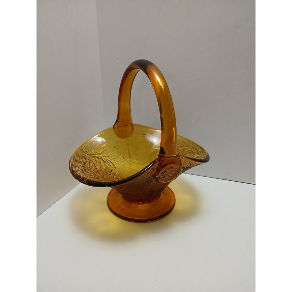 ​Tiara Glass Amber‎ Basket w/ Handle Rounded Rim JD Mark Vtg